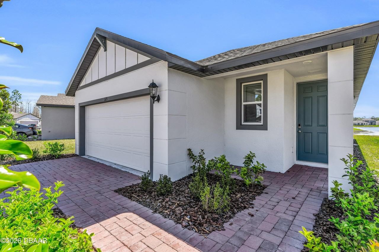 225 Links Terrace Blvd - Photo 4 of 50