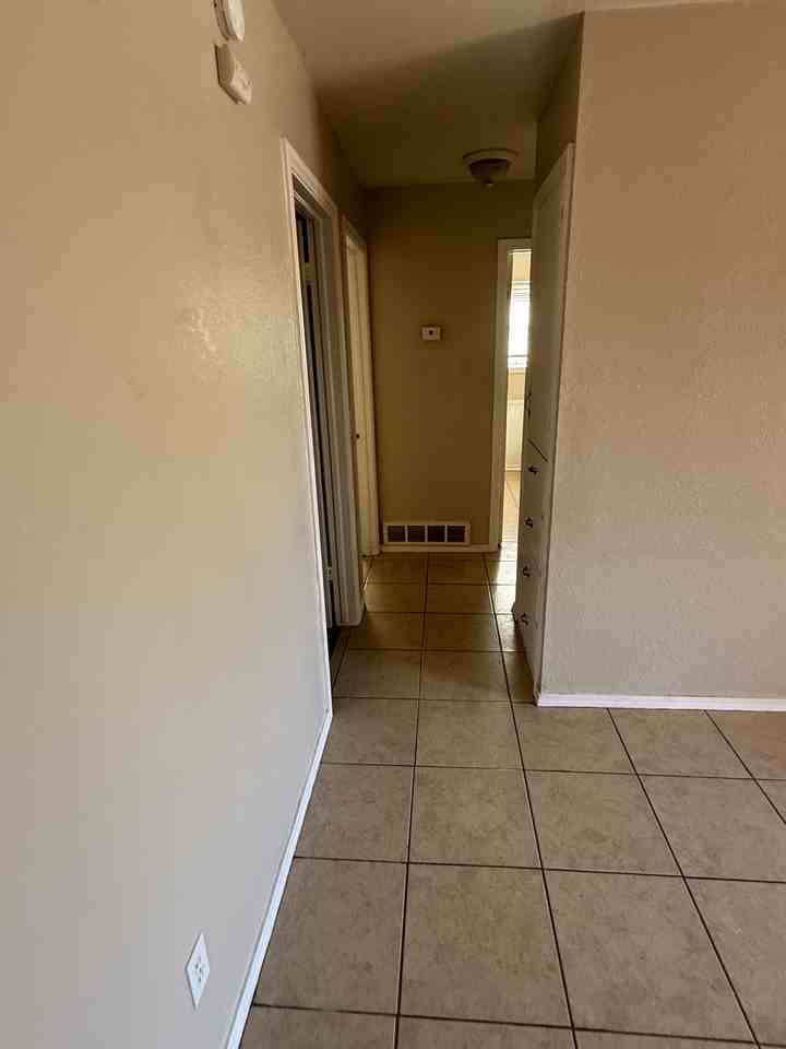 1420 Tanglewood Dr #1 - Photo 6 of 22