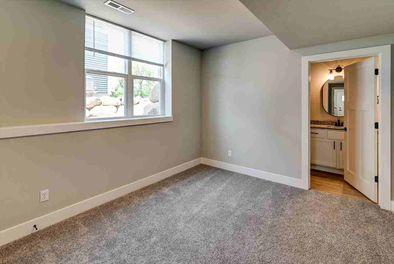 2940 Blue Grass Dr #2940 - Photo 4 of 17