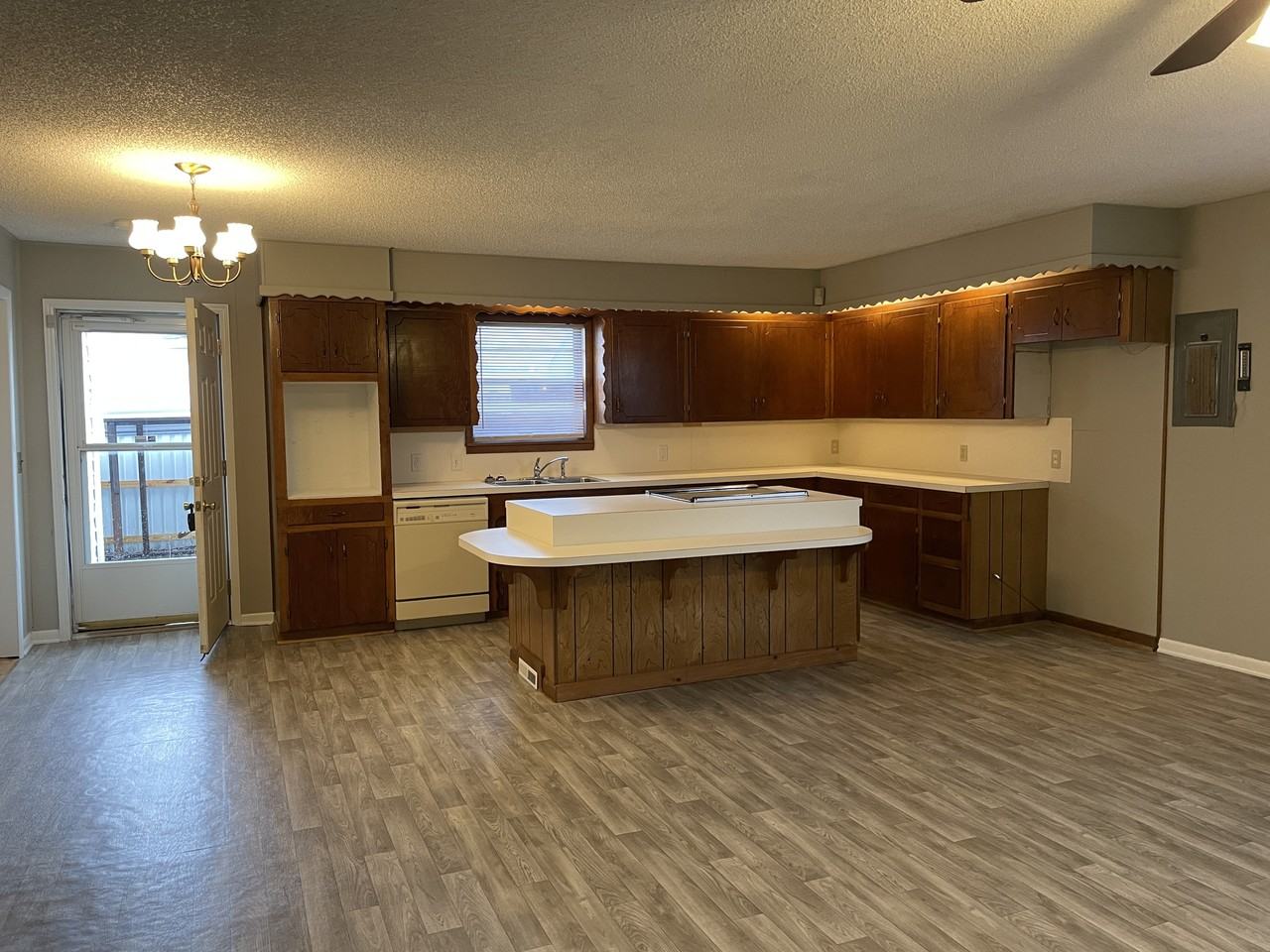 705 Cherry St #1 - Photo 5 of 27