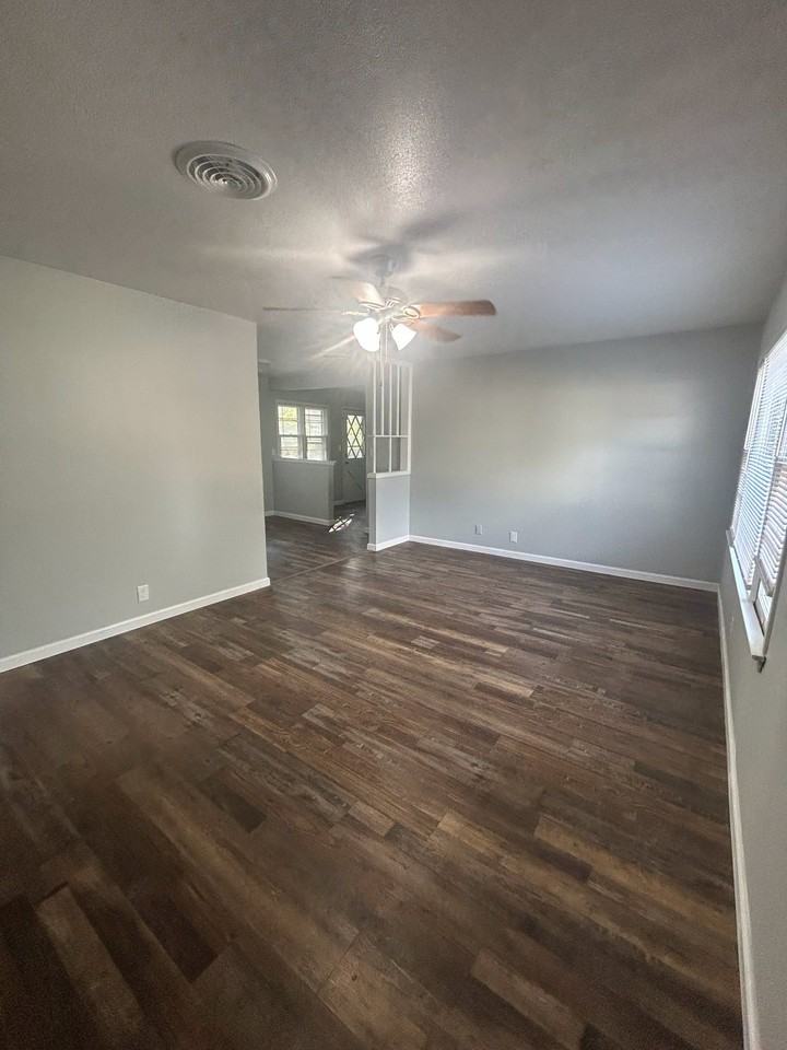 524 Locust St #1 - Photo 5 of 13
