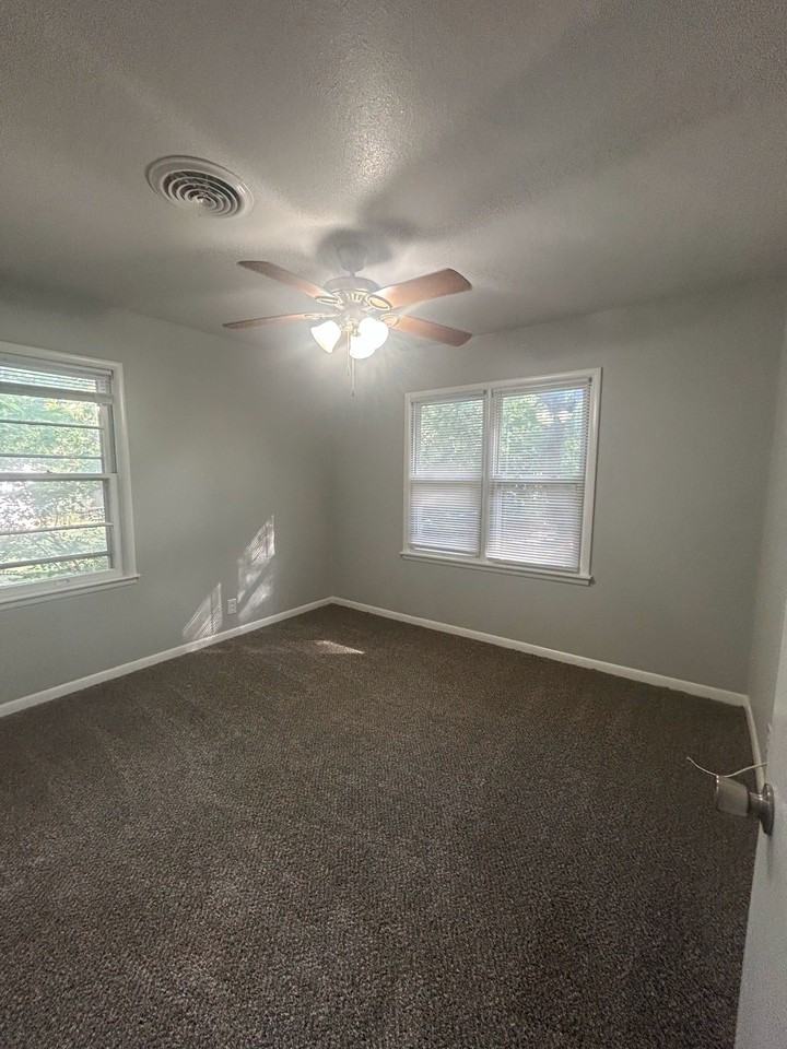 524 Locust St #1 - Photo 6 of 13