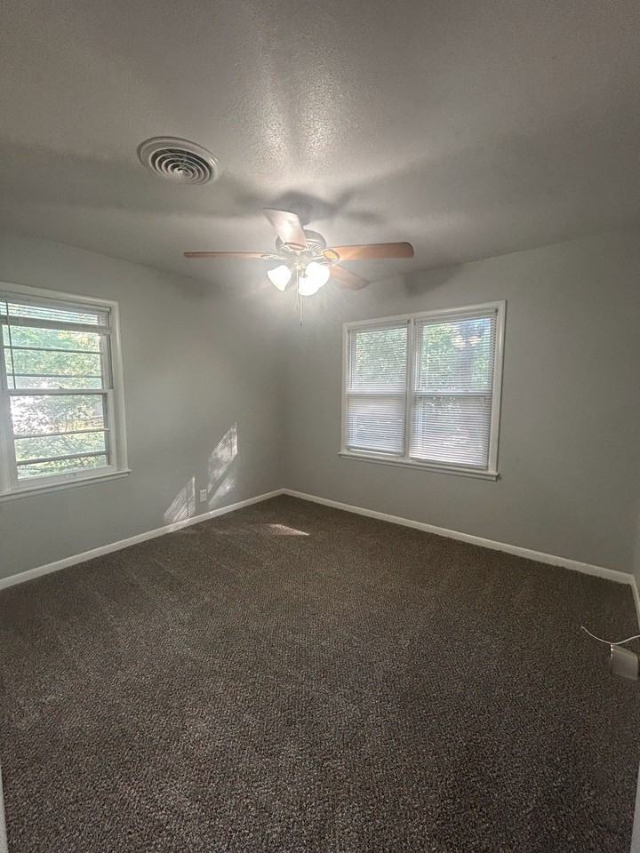 524 Locust St #1 - Photo 7 of 13