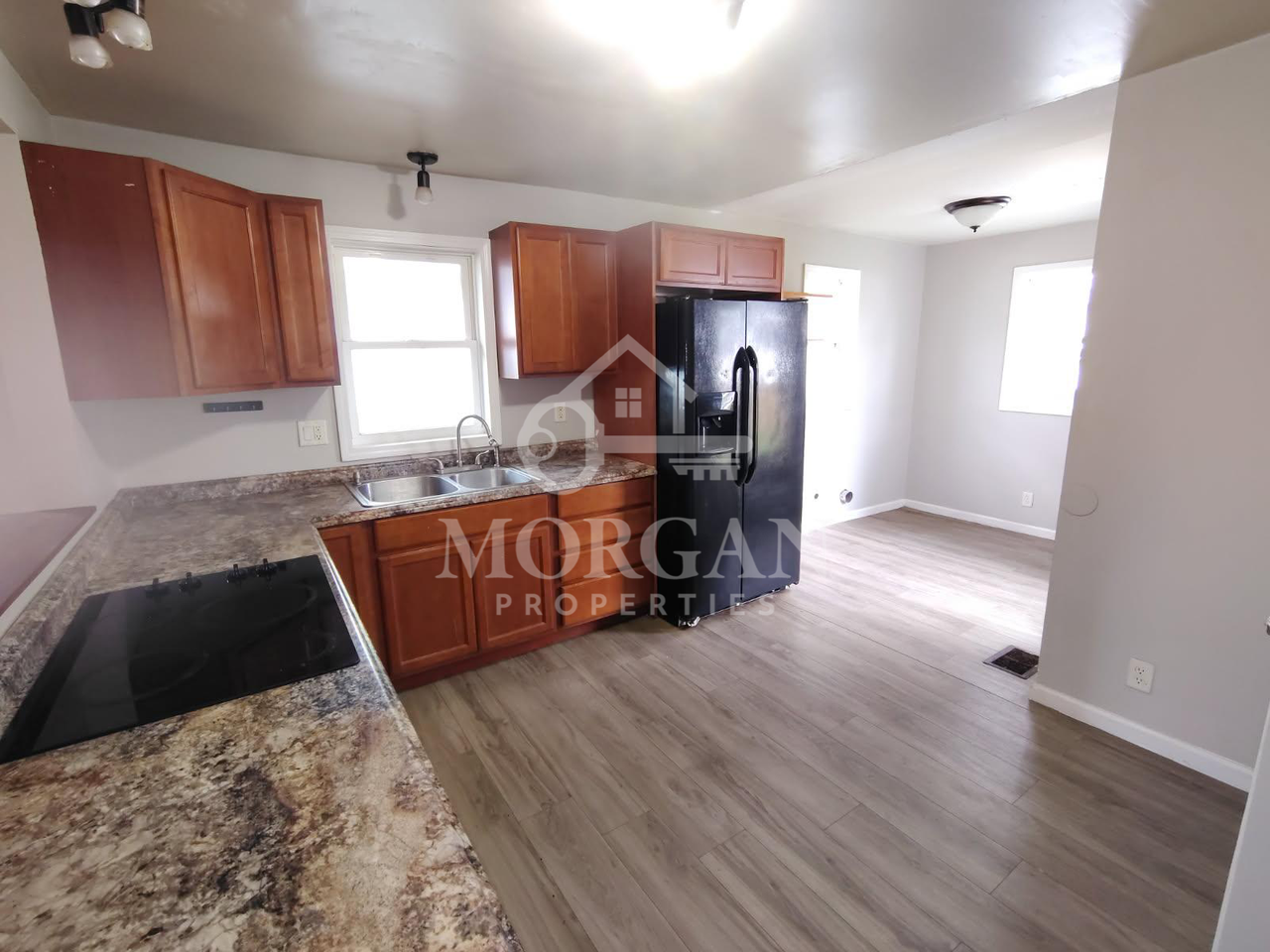 2926 George St - Photo 3 of 6