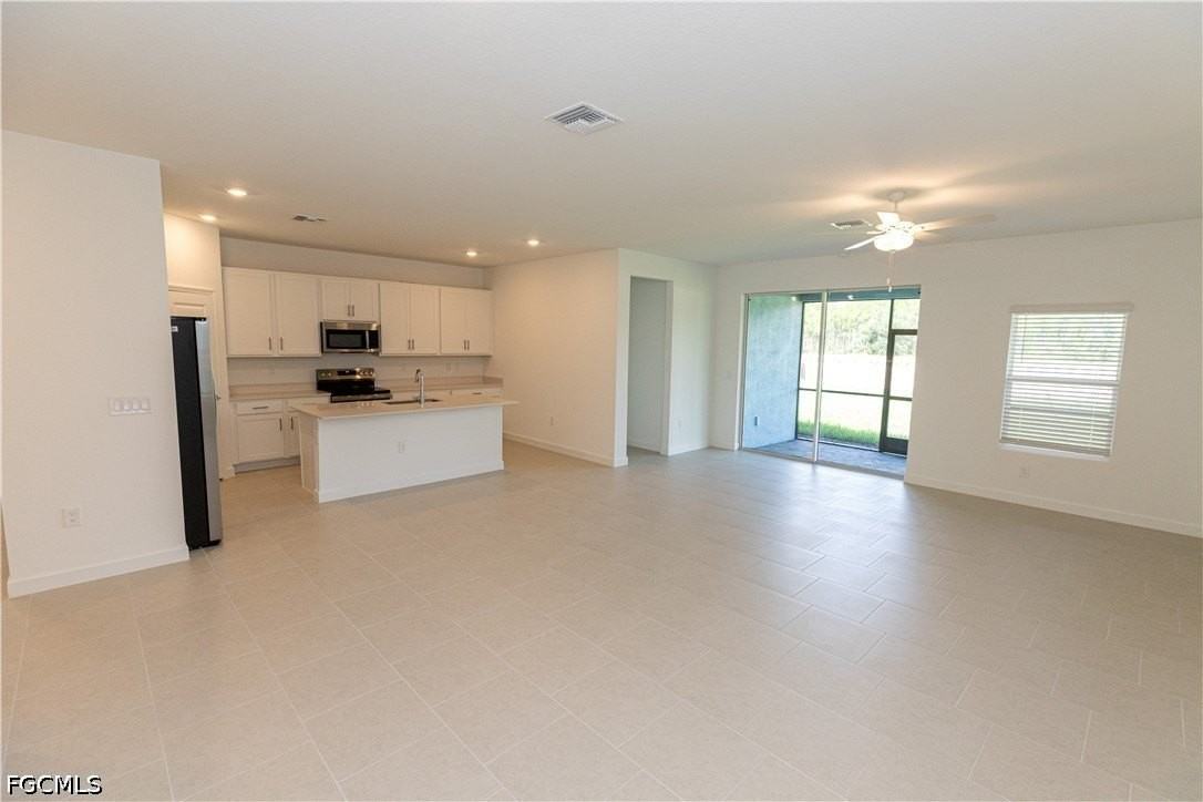 45126 Pipevine Cir - Photo 5 of 33