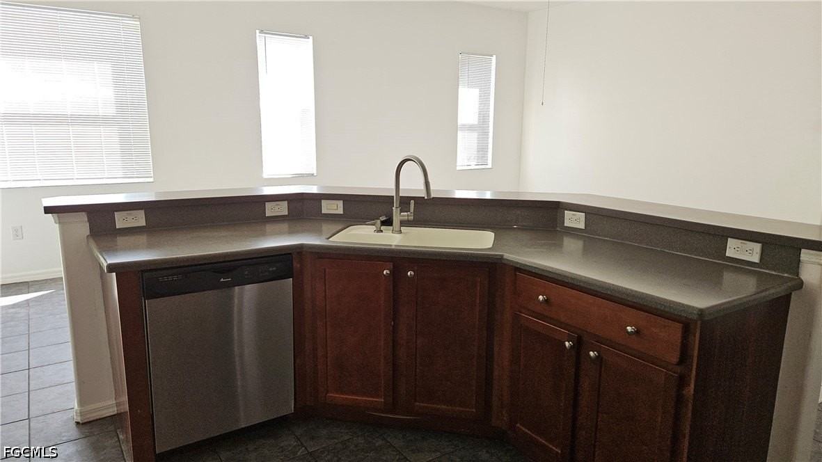 2753 Nature Pointe Loop - Photo 6 of 27