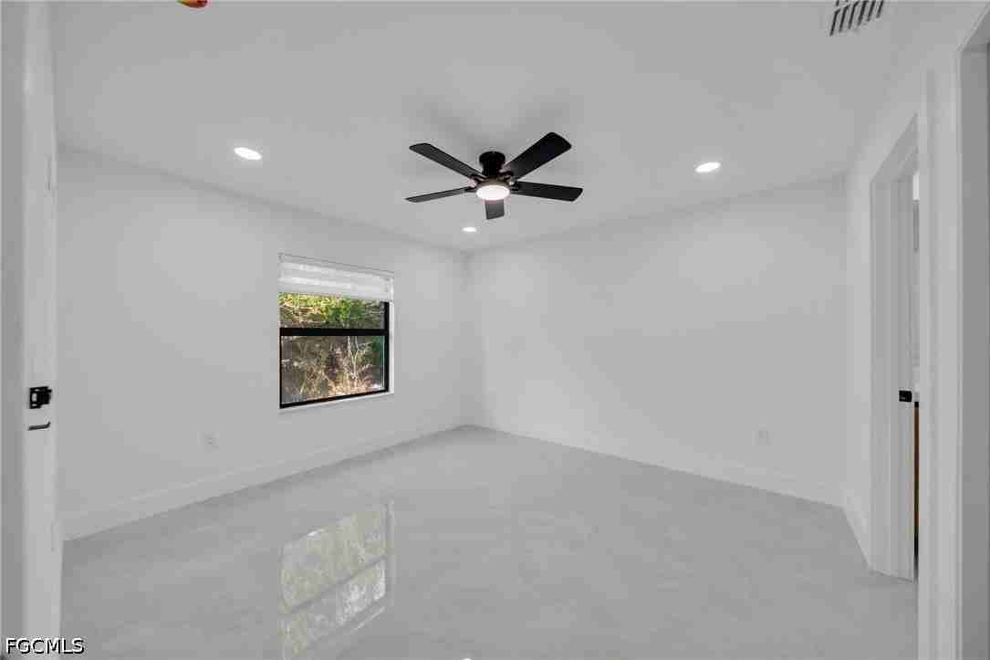 1025 Sentinela Blvd - Photo 5 of 13