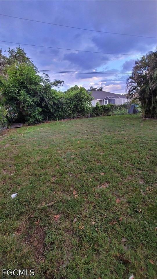 1209 Se 23rd Pl - Photo 2 of 15