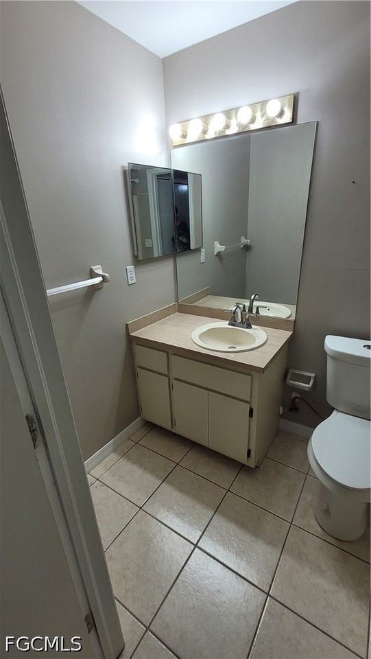 1209 Se 23rd Pl - Photo 5 of 15
