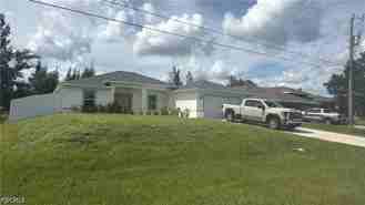 4034 Ne 9th Pl - Photo 1 of 1