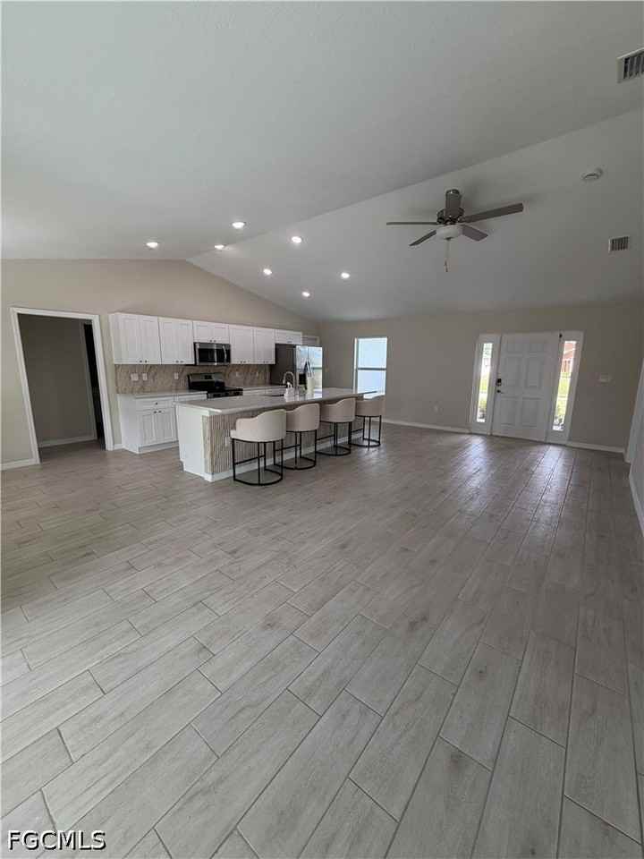 4034 Ne 9th Pl - Photo 4 of 17