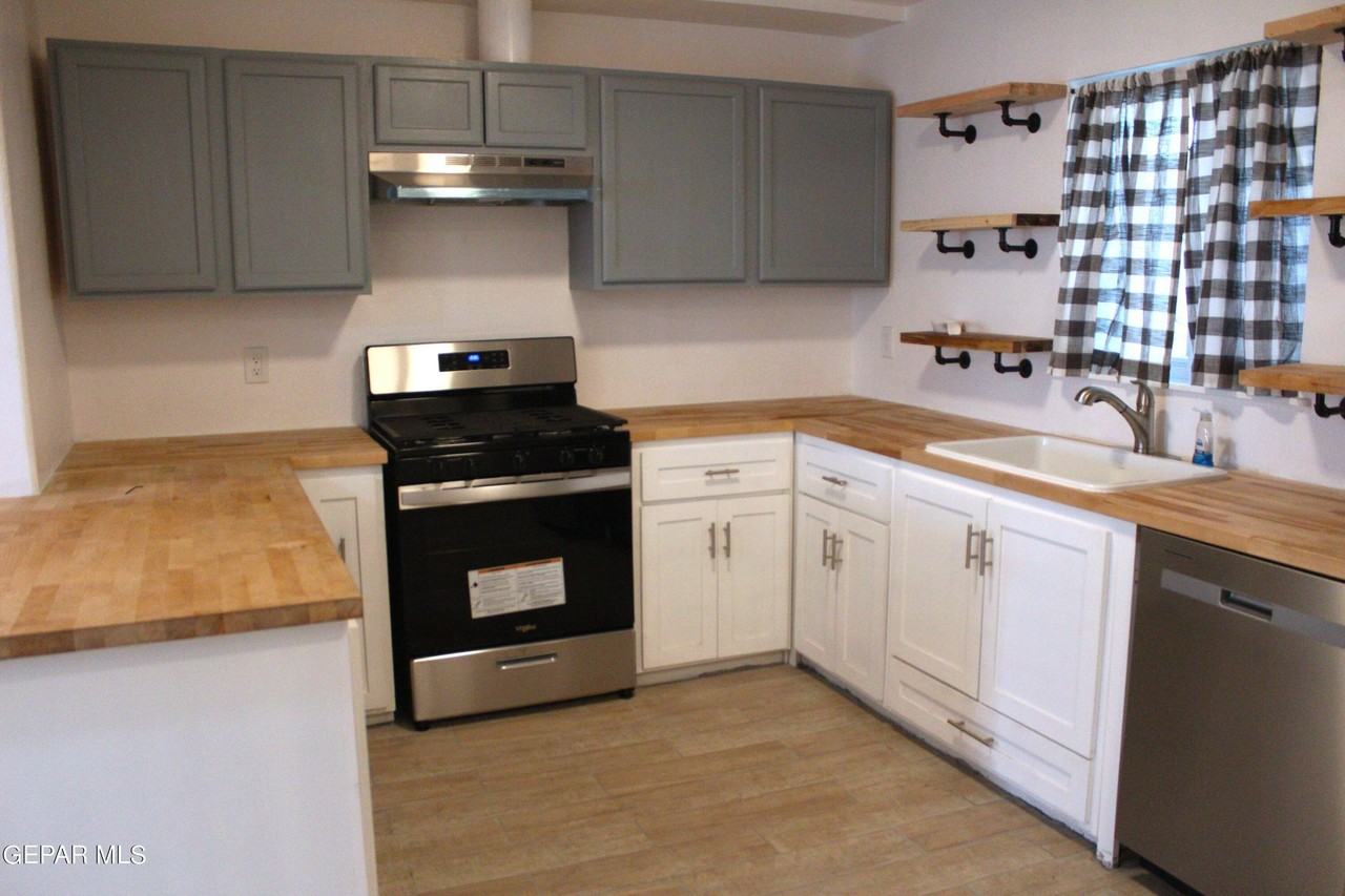 3819 Morehead Ave - Photo 6 of 15