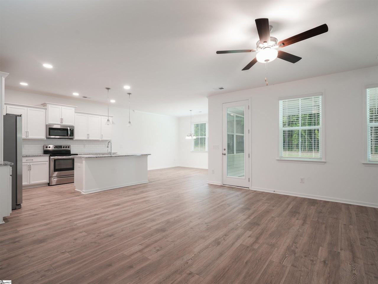 209 Bryland Way - Photo 3 of 14