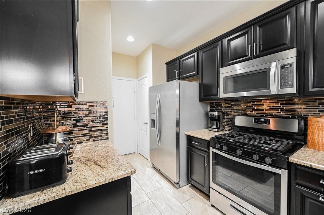5975 Sunlight Garden Way - Photo 3 of 26