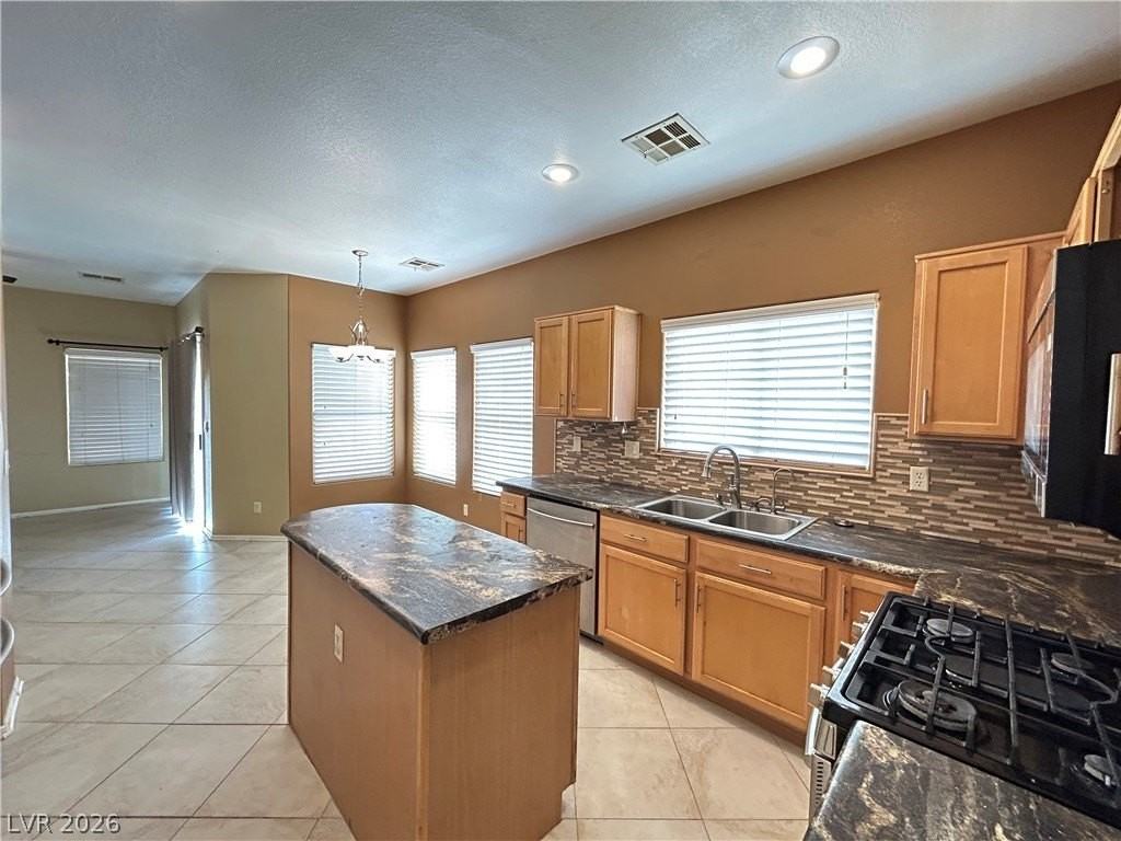 5223 Morning Splash Ave - Photo 6 of 23