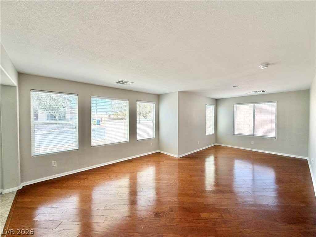 6435 Sean Creek St - Photo 4 of 23