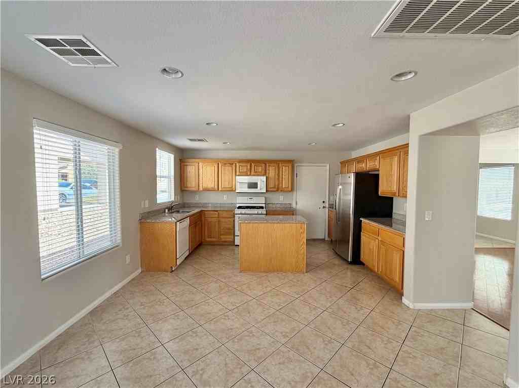 6435 Sean Creek St - Photo 6 of 23