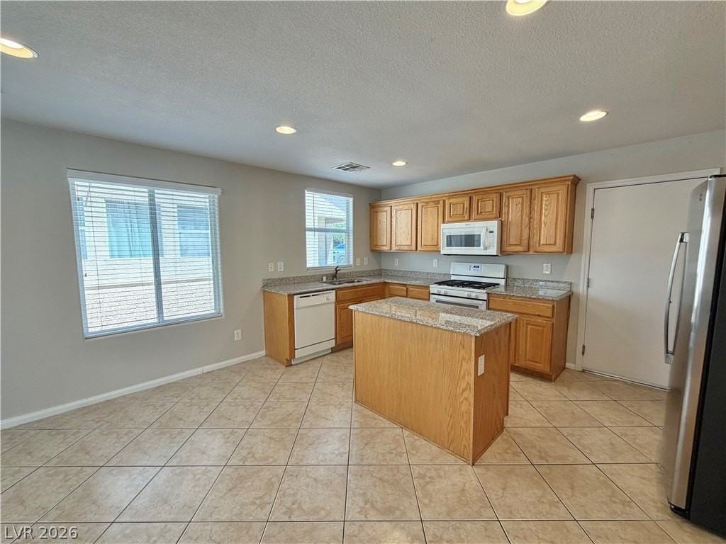 6435 Sean Creek St - Photo 7 of 23