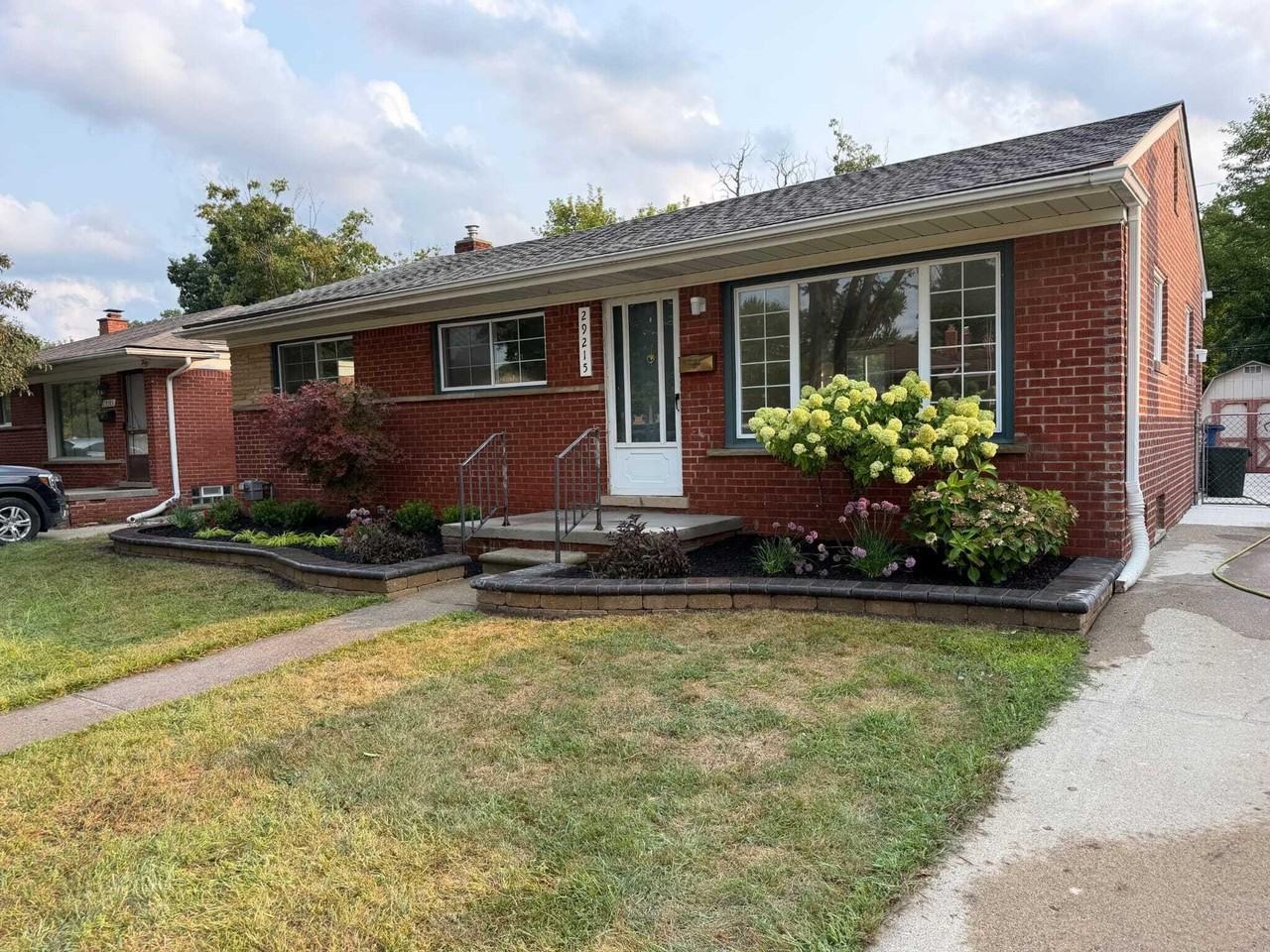 29215 Badelt St - Photo 2 of 24