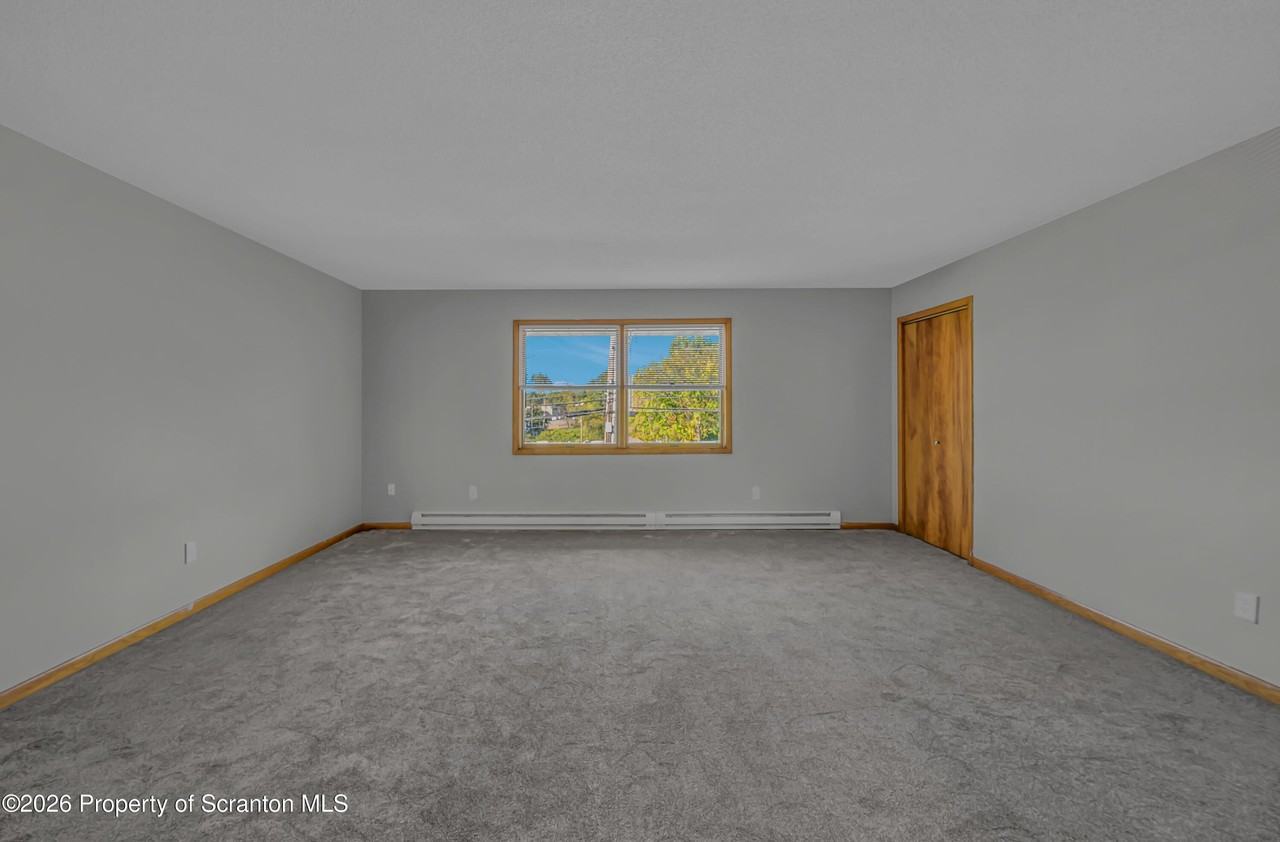 811 Moosic Rd - Photo 6 of 19
