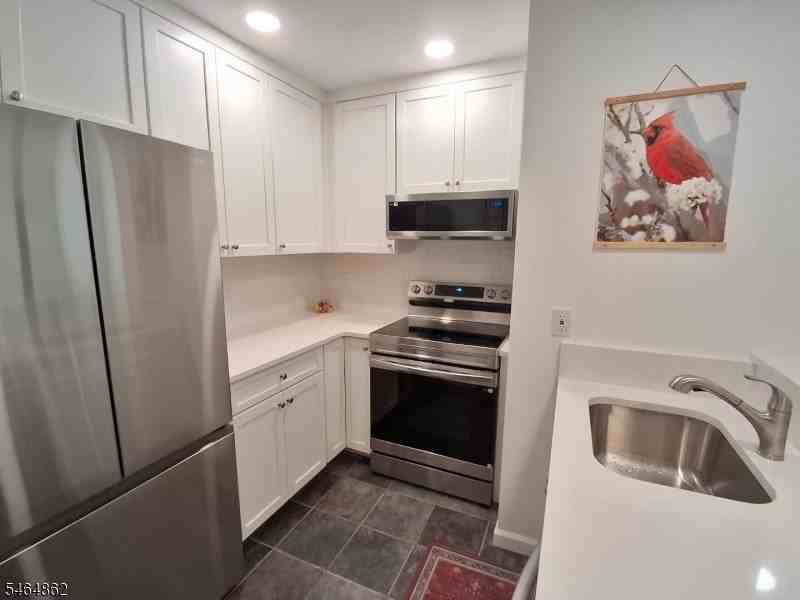 26 Larkspur Ct - Photo 7 of 23