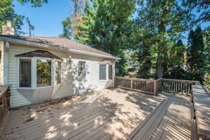 featured image of 29 Lake Rd
