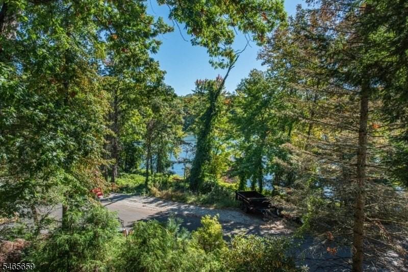 29 Lake Rd - Photo 3 of 25