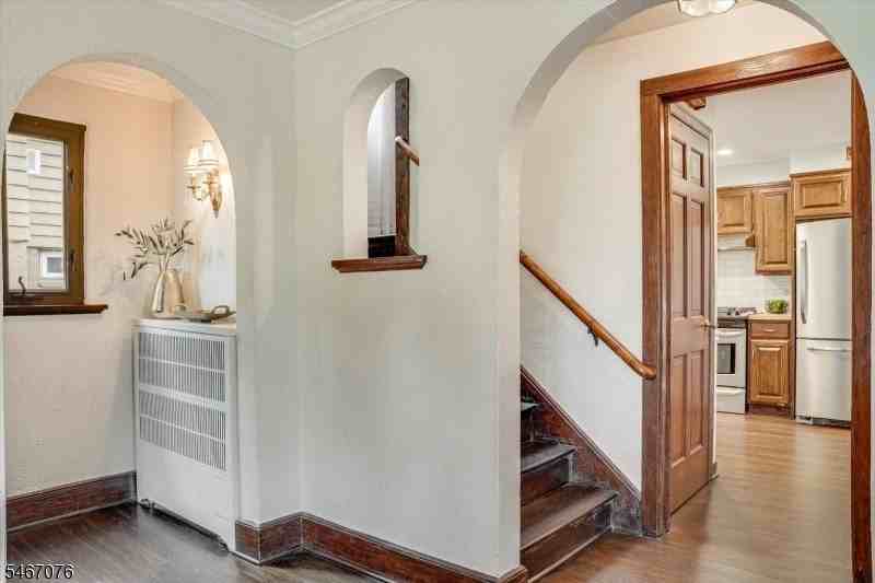 43 Pine St - Photo 3 of 40