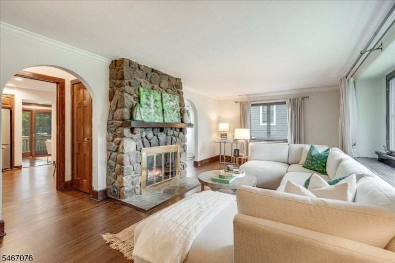 43 Pine St - Photo 6 of 40