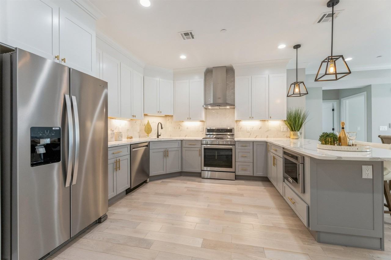 446 Grand Ave #5 - Photo 5 of 18