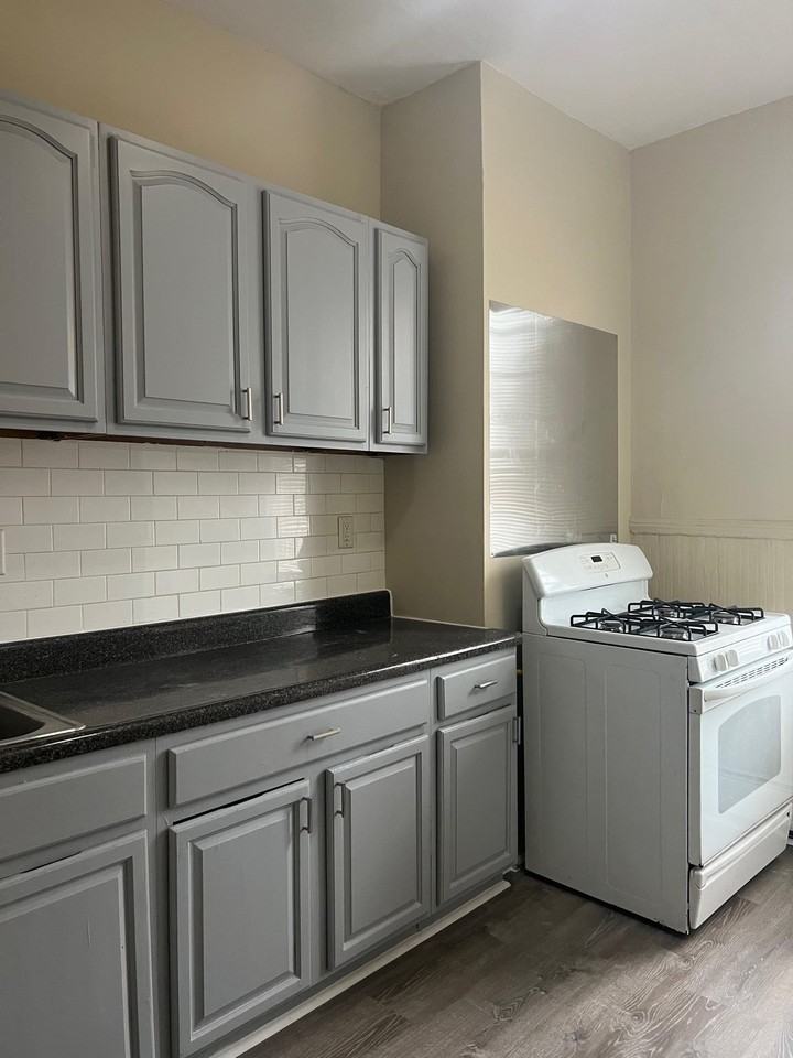 31 Carlton Ave #5 - Photo 2 of 16