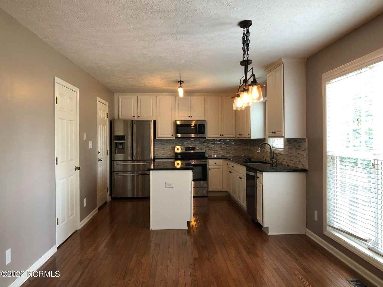 1000 Magnolia Dr - Photo 6 of 25