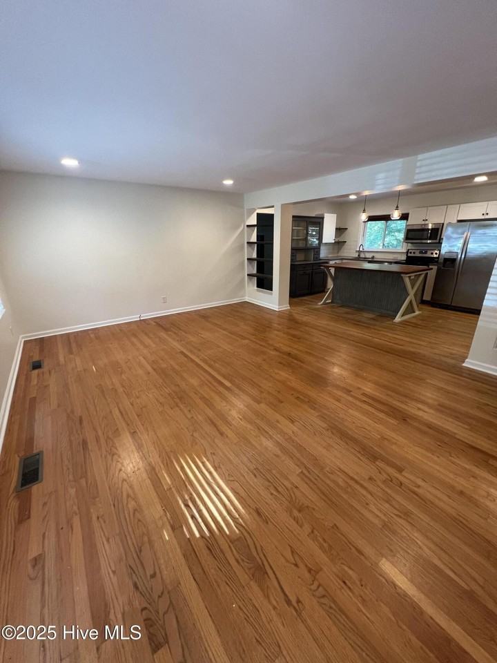 505 W Maine Ave - Photo 4 of 15