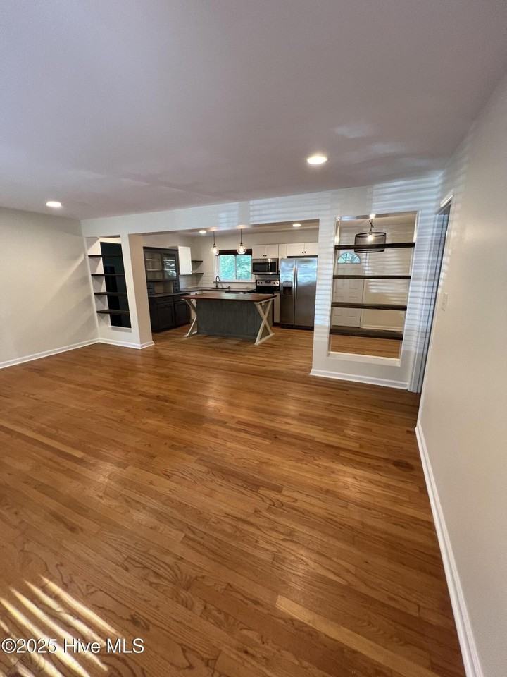 505 W Maine Ave - Photo 5 of 15