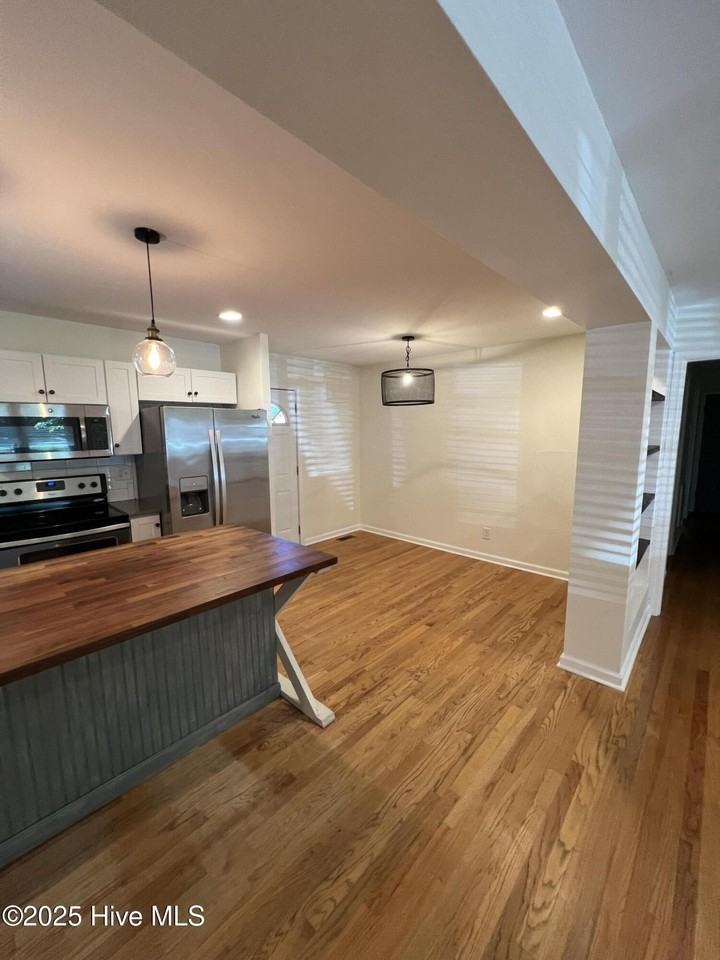 505 W Maine Ave - Photo 7 of 15