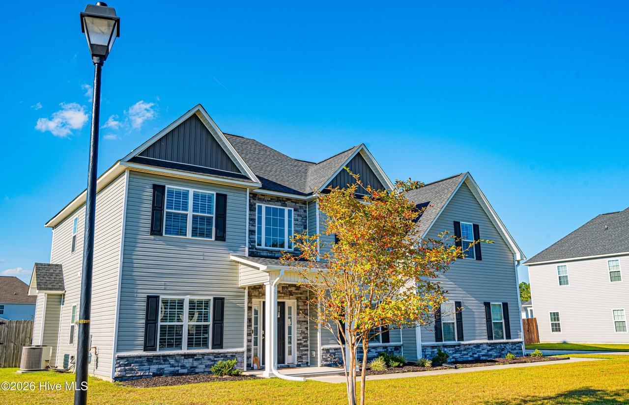 1011 Bluefish Pl - Photo 2 of 48