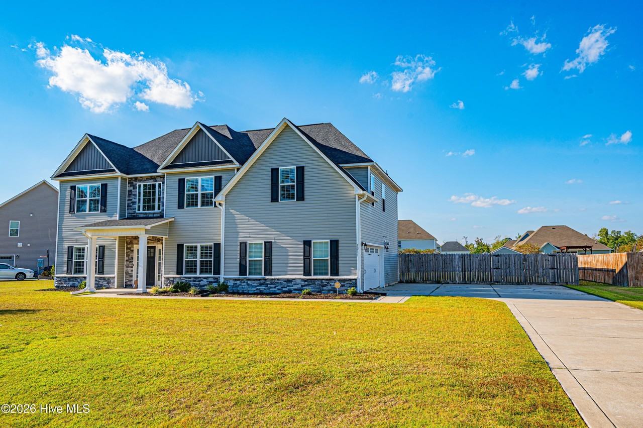 1011 Bluefish Pl - Photo 4 of 48