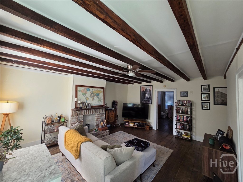 124 E Harris St #4 - Photo 4 of 12