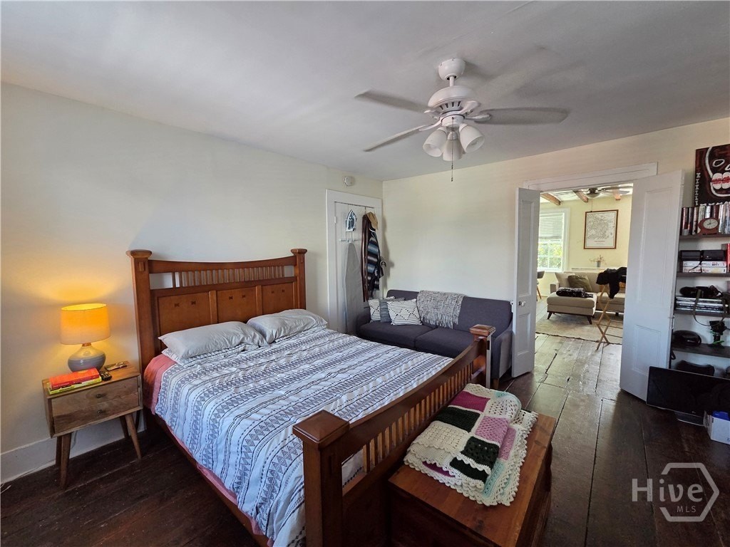 124 E Harris St #4 - Photo 5 of 12