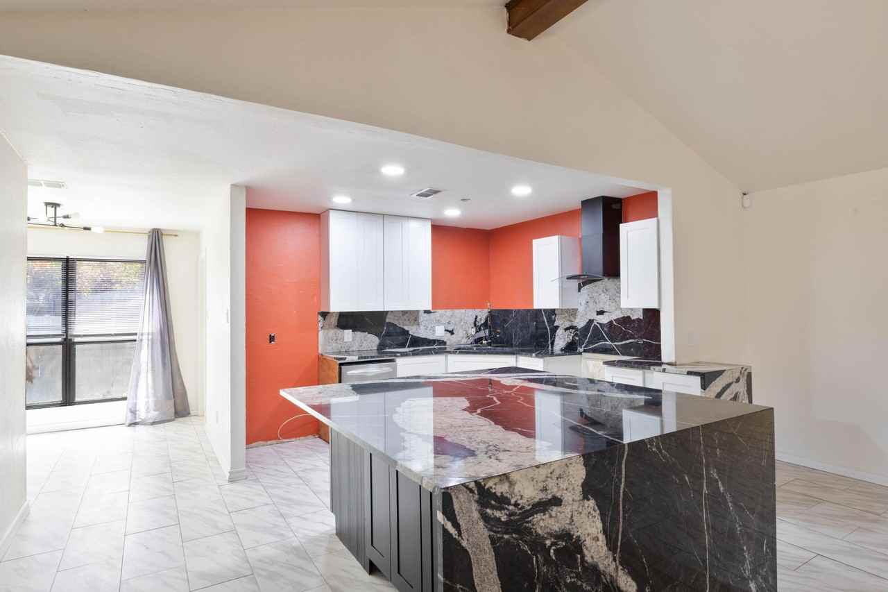 7705 Dixon Ave - Photo 3 of 14