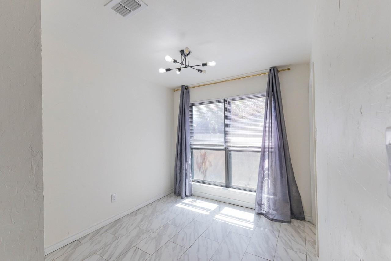 7705 Dixon Ave - Photo 7 of 14