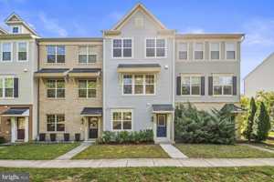 featured image of 1132 Red Hawk Way