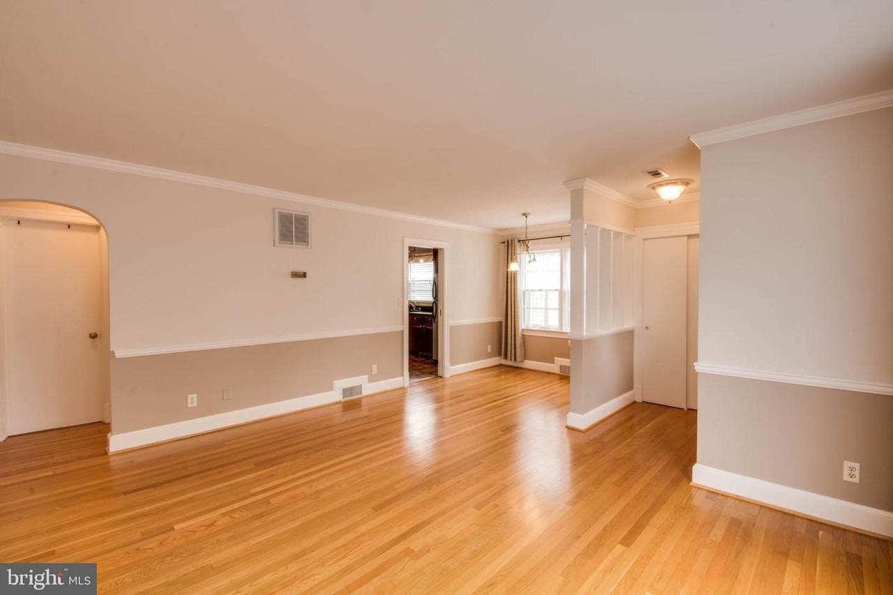 823 Moncure St - Photo 3 of 27