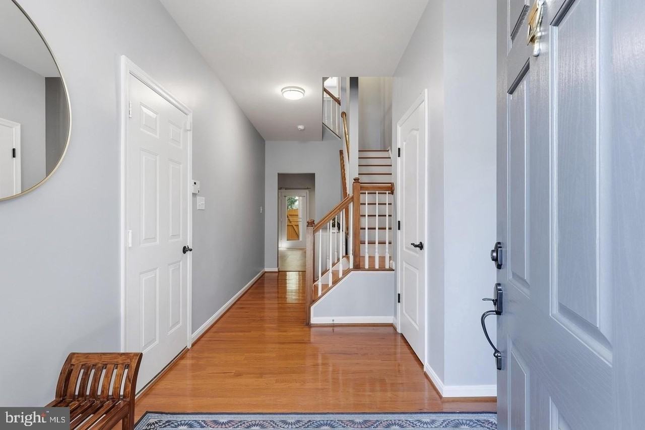 13002 Park Crescent Cir - Photo 4 of 29