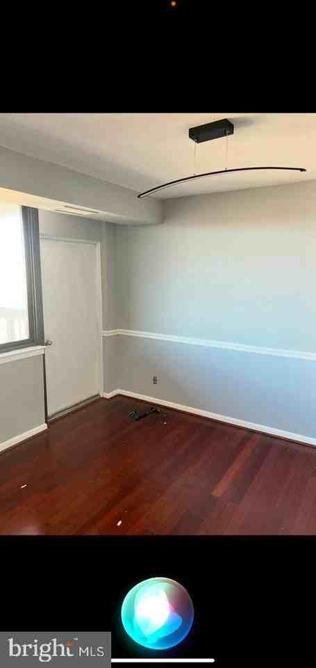 5501 Seminary Rd - Photo 7 of 40