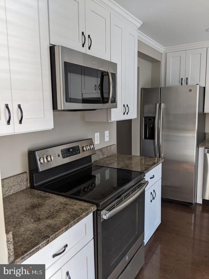 5821 Jacksons Oak Ct - Photo 2 of 13