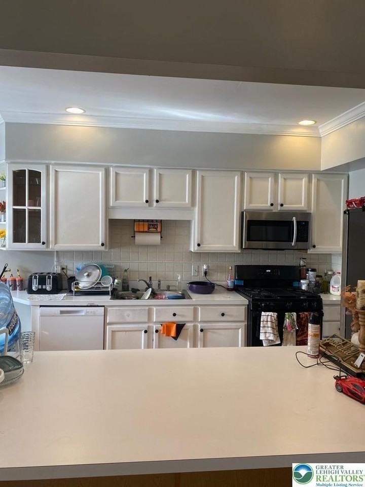 1657 Harding Cir - Photo 4 of 16
