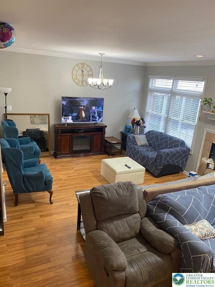 1657 Harding Cir - Photo 6 of 16