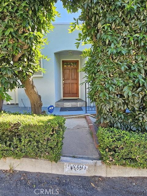 1599 Sunset Plaza Dr - Photo 4 of 8
