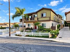 featured image of 2516 Gates Ave